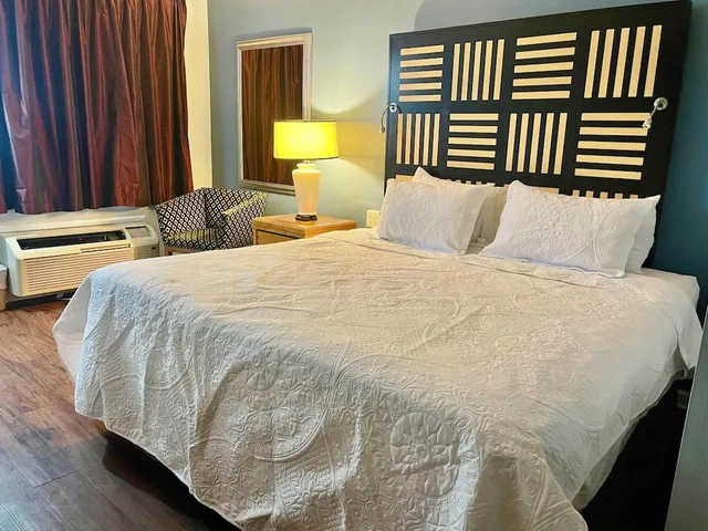 غرفة قياسية بسرير كينج، Motel M Lewisburg 2/4