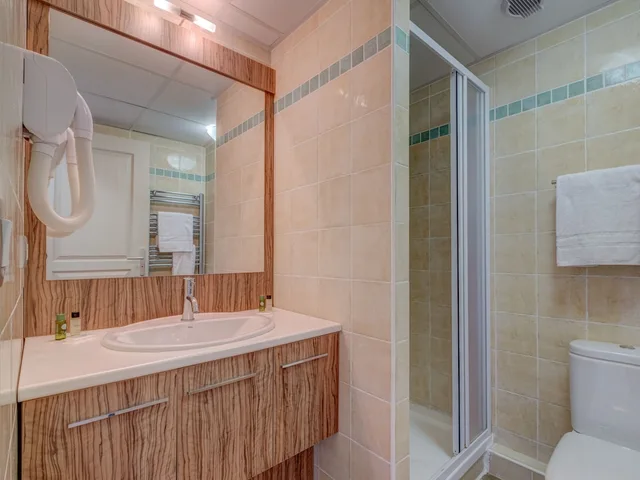 استوديو بسرير مزدوج بشرفة، Residence Le Domaine de Camiole - Vacanceole 7/7