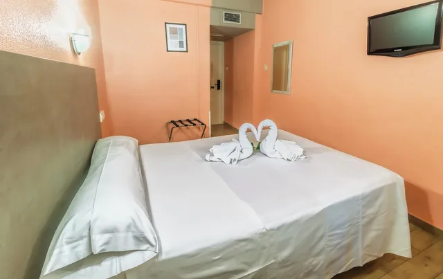 غرفة تقليدية بسرير كوين، Hotel Universal Murcia 7/10