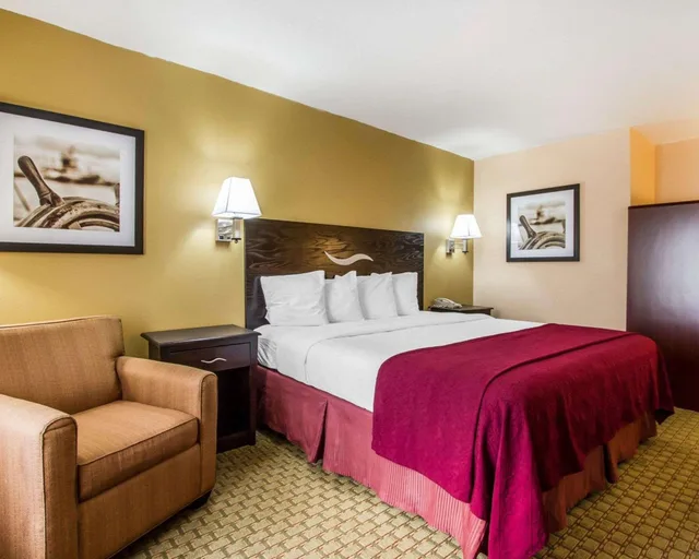 غرفة بسرير كينج لذوي الإعاقة، Quality Inn Foley - Gulf Shores North 2/8