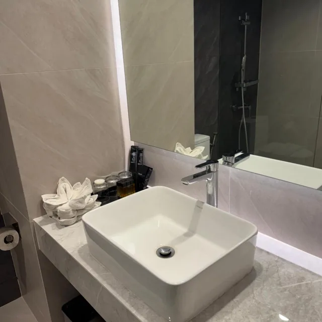غرفة بسرير كينج بإطلالة على البحر، Hermann Hotel Pattaya 4/6
