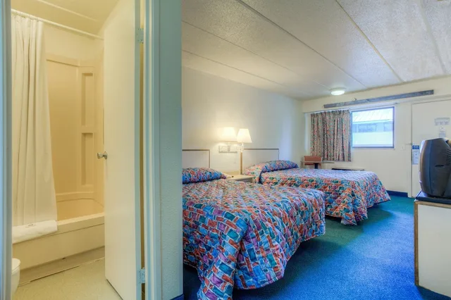 غرفة قياسية بسريرين مزدوجين، Motel6 Knoxville, TN - North 5/10