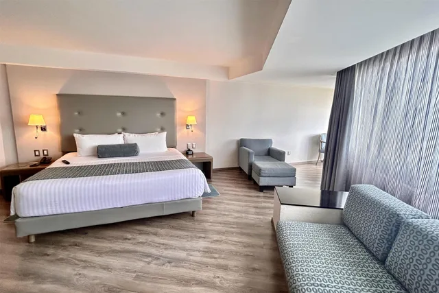 Suite, King Bed, Executive Level، Grand Cantalagua Hotel Morelia, BW Signature Collection 5/9