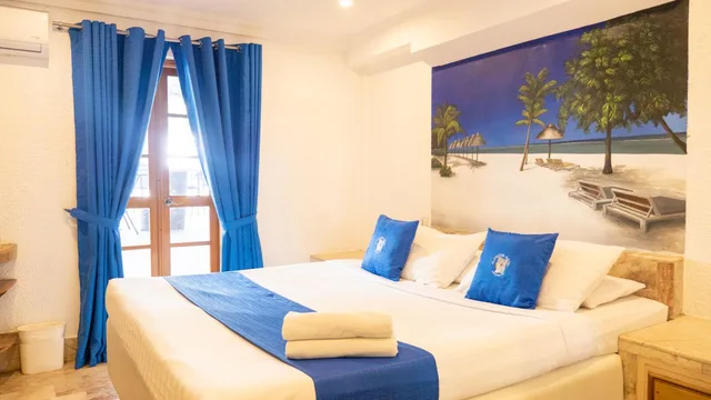 Superior, King Bed, Pool Access، Clarkton Hotel 1/2