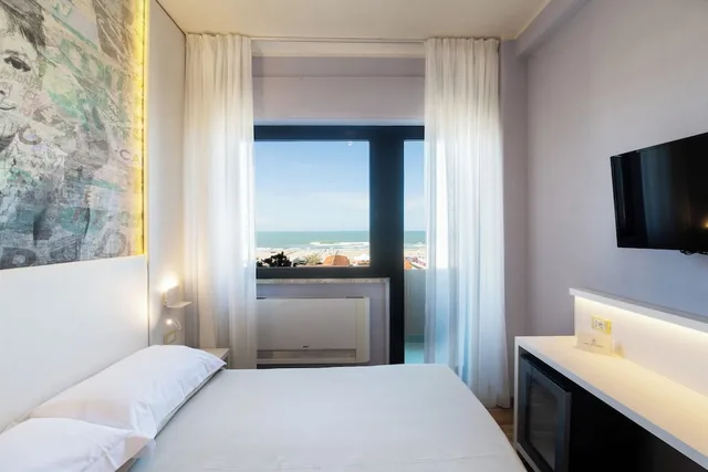 غرفة بسريرين منفصلين بإطلالة على البحر، Hotel San Francisco 1/9