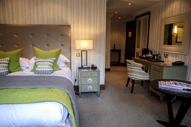 جناح بسرير مزدوج، Langshott Manor 1/4