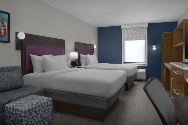 غرفة بسريرين كوين مع أريكة، Home2 Suites By Hilton Florida City Fl 1/4