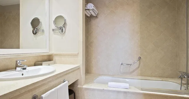 غرفة عائلية بسرير كينج، Melia Villaitana 9/10