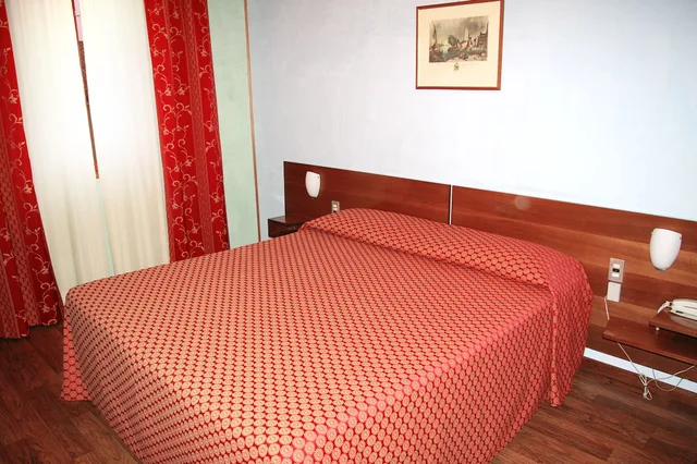 غرفة بسريرين منفصلين، HOTEL SALIERI 4/10