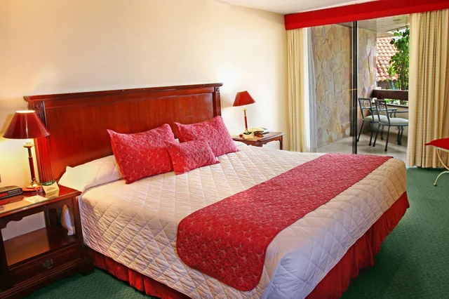 غرفة عائلية بـ3 غرف نوم، Yotau All Suites Hotel 1/4