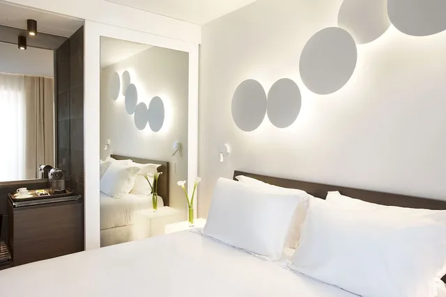 Barcelona, City, Classic, Single, Double Bed، H10 Port Vell 4/6