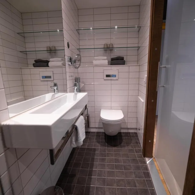 Compact, Double Bed, Clarion Hotel The Edge 5/9
