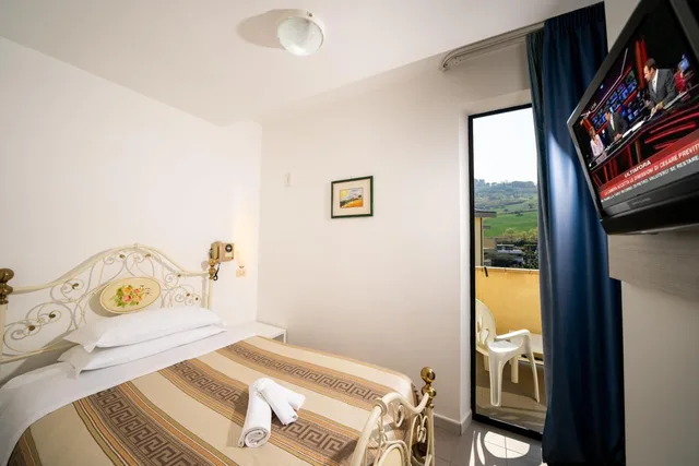 غرفة مفردة، Hotel Florida 4/10