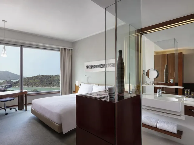 Standard, Queen Bed, Novotel Citygate Hotel Hong Kong 7/8