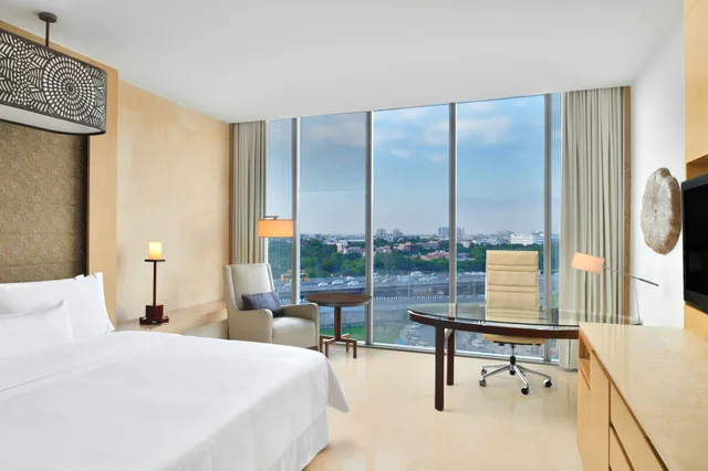 غرفة بسرير كينج، The Westin Gurgaon New Delhi 1/2