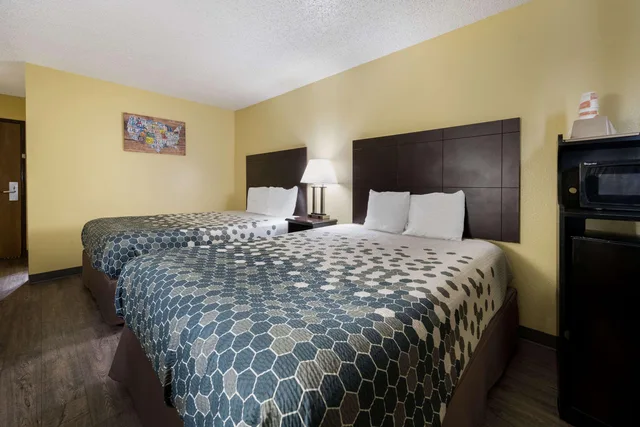 غرفة بسريرين كوين، Econo Lodge Spotsylvania Town Center 1/6