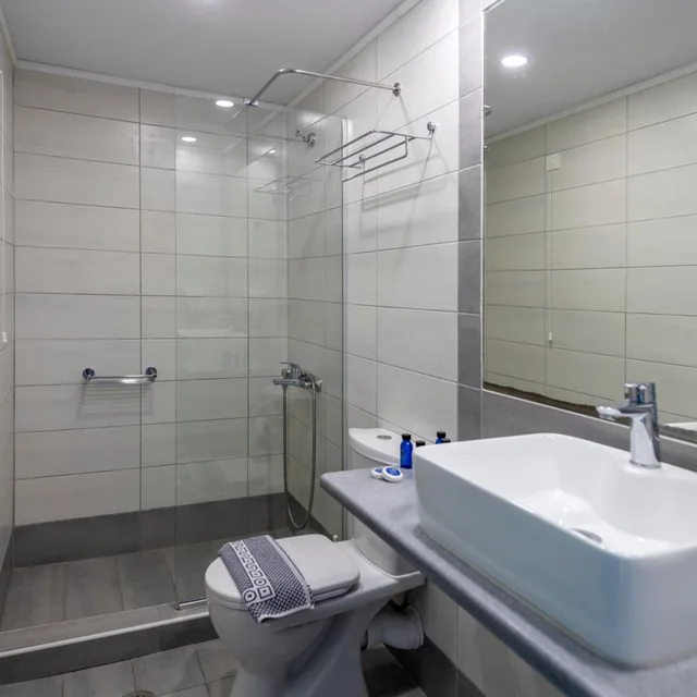 غرفة رباعية، Aegeon Hotel 9/10