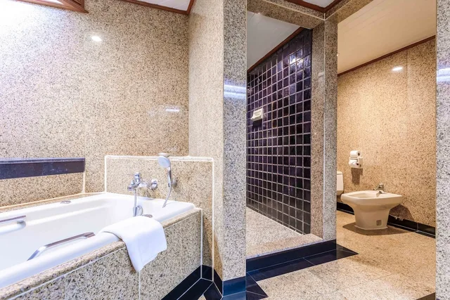 جناح غراند بسرير كينج بإطلالة على النهر، Centara Riverside Hotel Chiang Mai 5/5