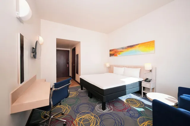 Standard, Double Bed, Ibis Styles Dragon Mart Dubai 7/10