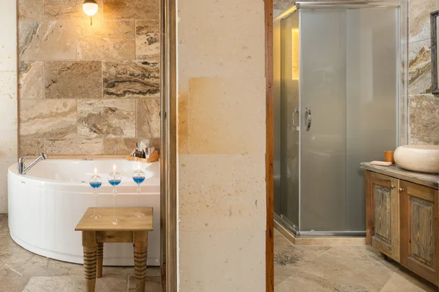 Stone, Deluxe, Suite, Queen Bed, Acer Cave Hotel 10/10