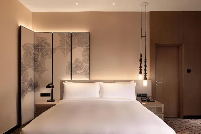جناح ديلوكس بسرير كينج، Doubletree By Hilton Putrajaya Lakeside 3/8