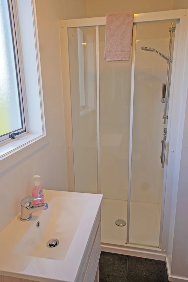 Comfort, Suite, King Bed, Mountain View, Kaikoura Motor Inn 3/5