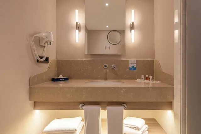 غرفة سوبيريور بسرير كينج، Ramada Encore By Wyndham Bayrampasa 3/4