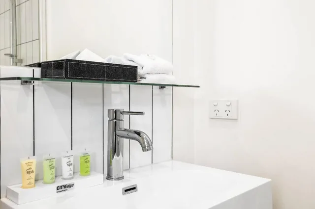 Upgrade, Efficiency, Queen Bed, Comfort Apartments Box Hill 5/5