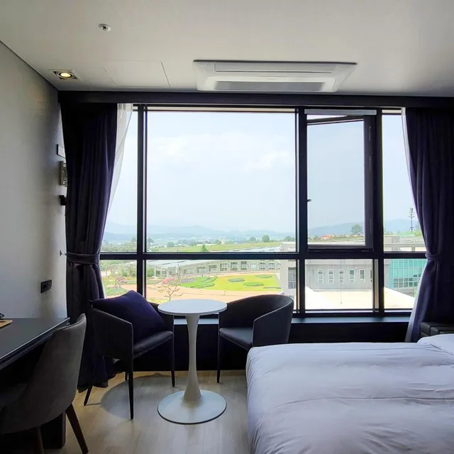 غرفة ديلوكس بسرير مزدوج بحوض استحمام، Hotel Ohevday 3/7