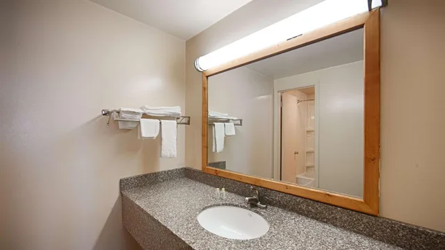 جناح بسرير كوين بغرفتي نوم، Best Western Lee's Motor Inn 6/10