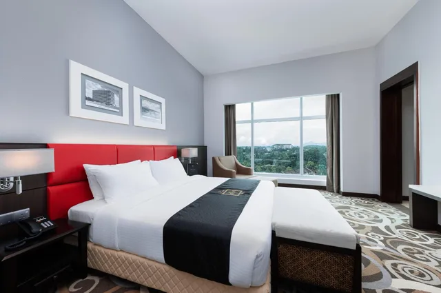 جناح عائلي بسرير كينج وسريرين منفصلين، Raia Hotel & Convention Centre Kuching 2/8