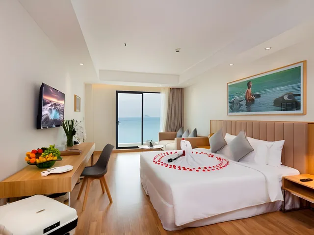 غرفة بسرير كوين بإطلالة على البحر بشرفة، Nagar Hotel Nha Trang 1/2
