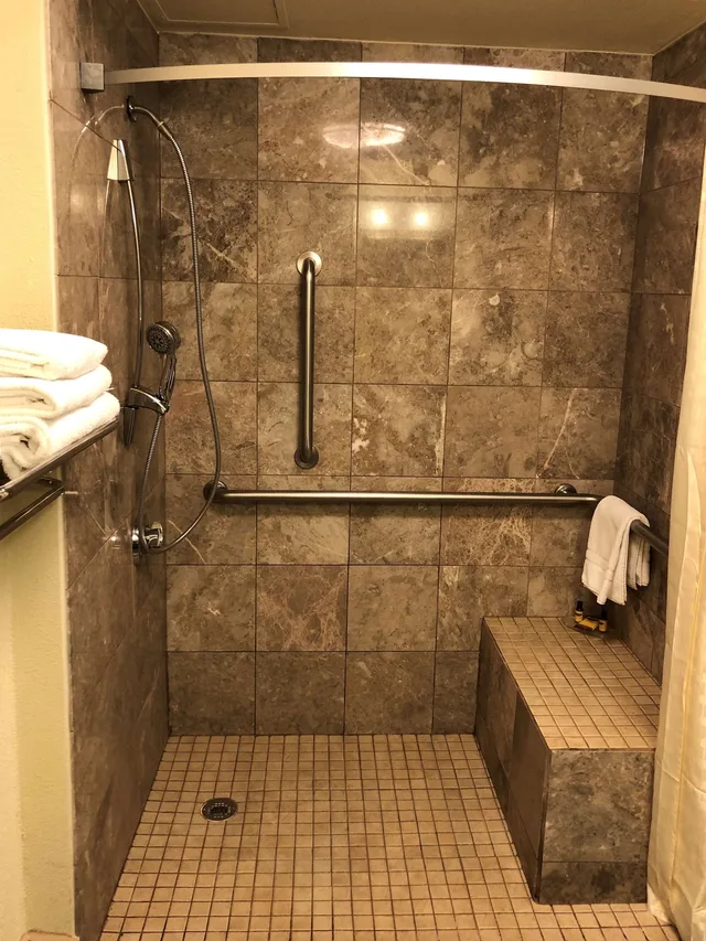 غرفة قياسية بسرير كوين مع أريكة لذوي الإعاقة، Best Western Plus Reading Inn & Suites 5/5