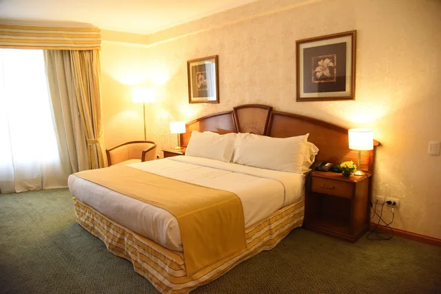غرفة بانورامية بسريرين كوين، InterTower Hotel 3/3