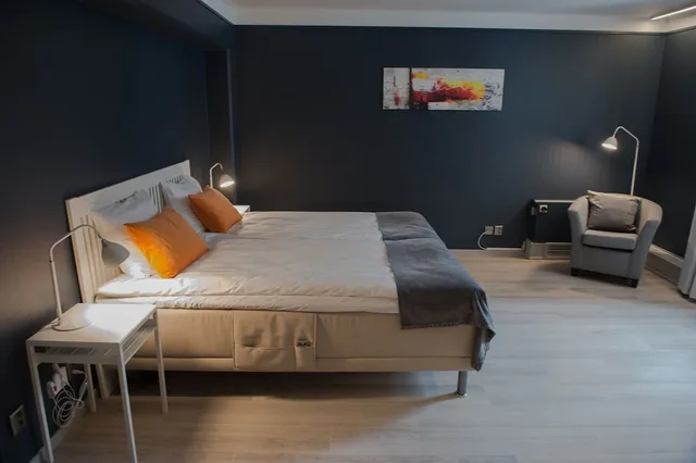 غرفة بسريرين منفصلين بإطلالة على الفناء لذوي الإعاقة، Hotel Stensson 4/10