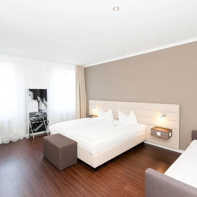 غرفة ثلاثية بسرير فردي، MANHATTAN HOTEL 1/10