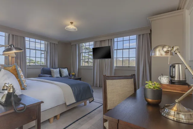 جناح جونيور بسرير كينج، Richmond Hill Hotel 1/2