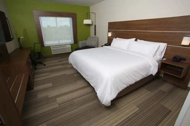 غرفة قياسية، Holiday Inn Express Mccook 2/4