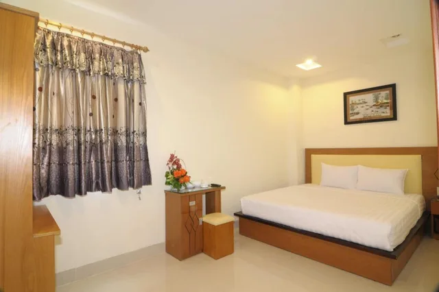 Basic, Queen Bed, No Window، Song Anh 3 Hotel 1/3