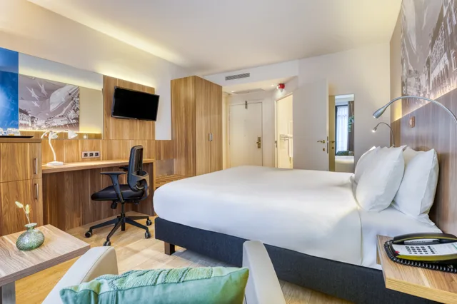 غرفة بسرير كينج لذوي الإعاقة، HOLIDAY INN BRUSSELS SCHUMAN 1/7