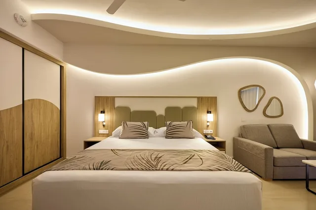 Swim Up, Junior Suite, King Bed, Adult Only، Riu Palace Aquarelle 1/5