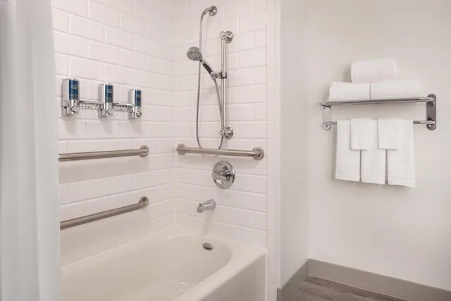 غرفة قياسية بسريرين كوين، Four Points By Sheraton Hotel Suites San Francisco Airport 5/6