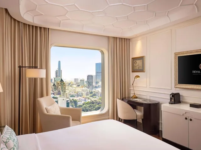غرفة ديلوكس بسرير كينج بإطلالة على المدينة، Hotel des Arts Saigon - MGallery Collection 9/10