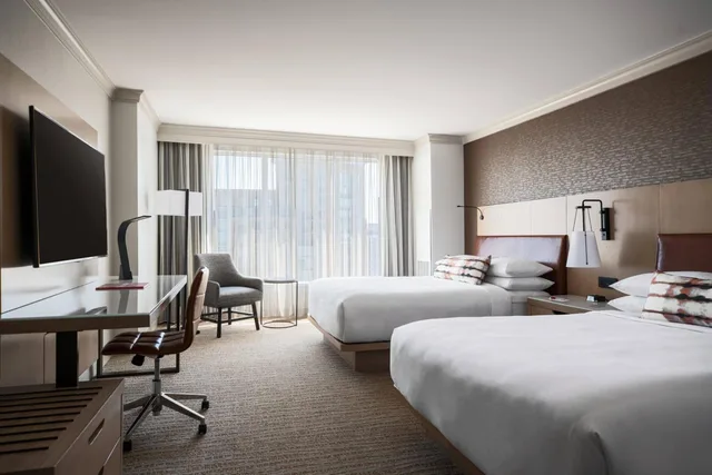 Concierge, 2 Queen Beds, City View، Baltimore Marriott Waterfront 2/4
