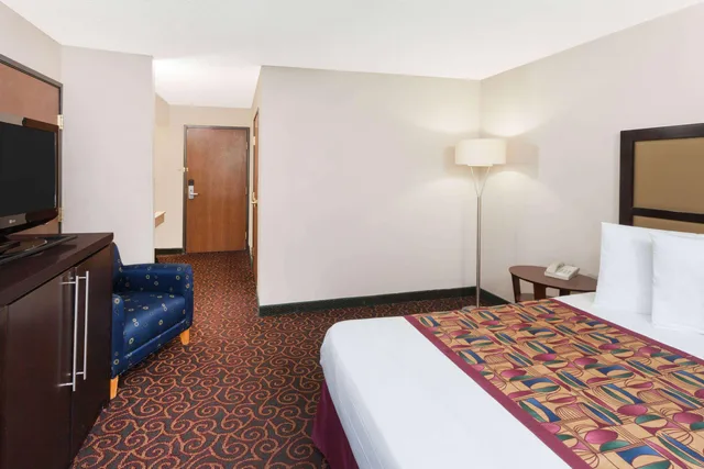 غرفة بسرير كينج، Baymont by Wyndham Chicago/Calumet City 5/7