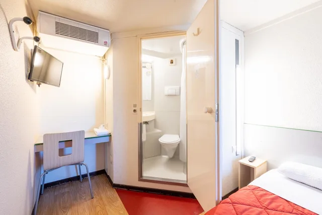 Room, Twin Beds, Premiere Classe Angers Ouest - Beaucouze 6/6