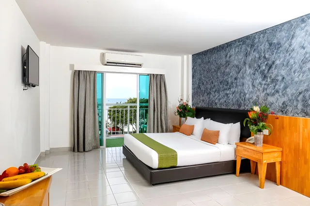 غرفة ديلوكس بشرفة، Langkapuri Resort Langkawi 1/1