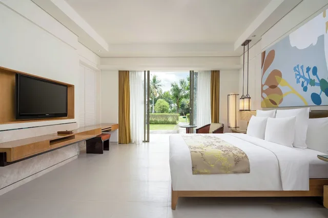 غرفة ديلوكس بسرير كينج بإطلالة على الحديقة، Renaissance Sanya Resort and Spa 2/8