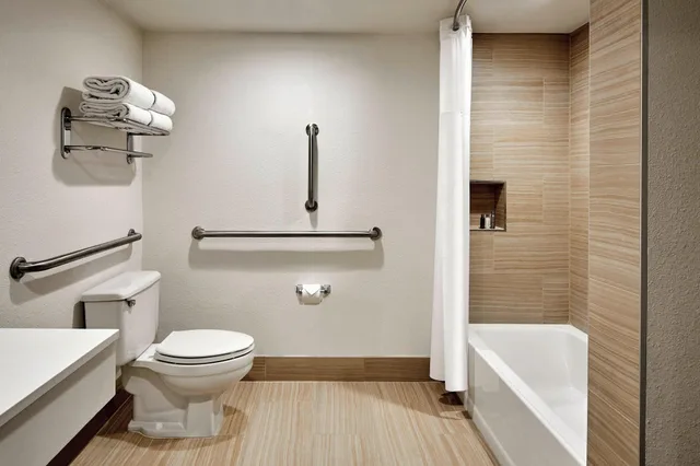 غرفة رباعية لذوي الإعاقة، Phoenix Marriott Resort Tempe At the Buttes 6/7