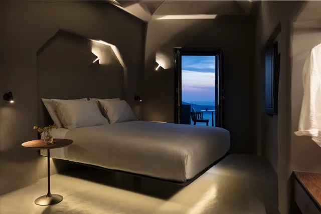 3 Bedrooms, Cave, Villa, Outdoor Jetted Tub, Indoor Jetted Tub، Kivotos Santorini 1/7